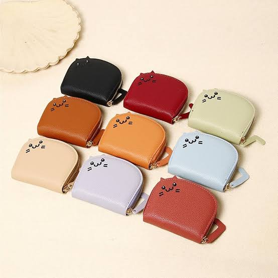 Cute Sitting Cat Card Holder/Multi-Compartments Wallet