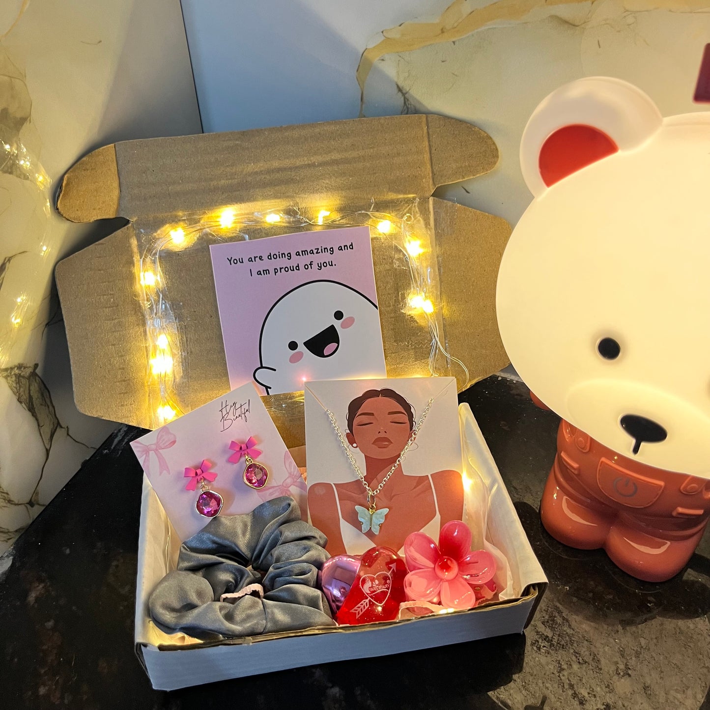 Mini LED Pinteresty Hamper