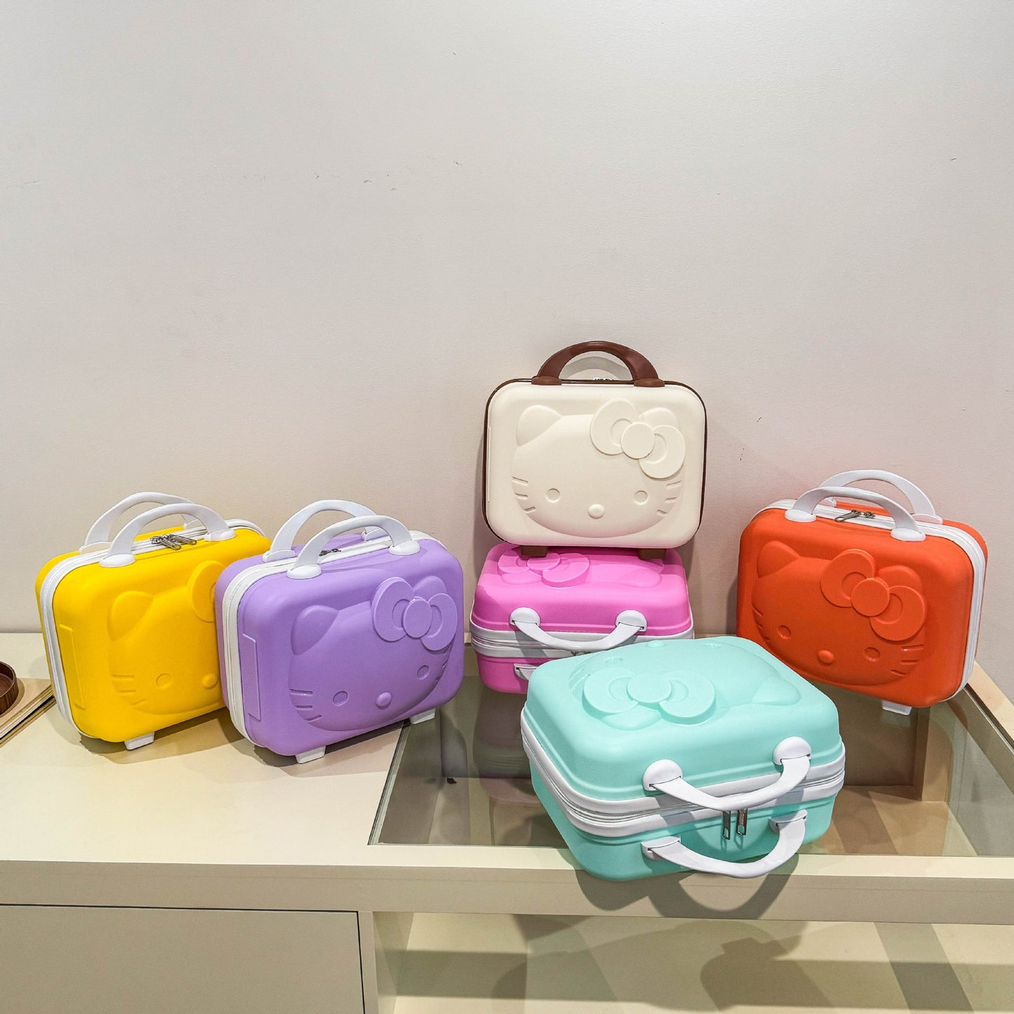 Hello Kitty Mini Vanity Bag/Travel Luggage Suitcase