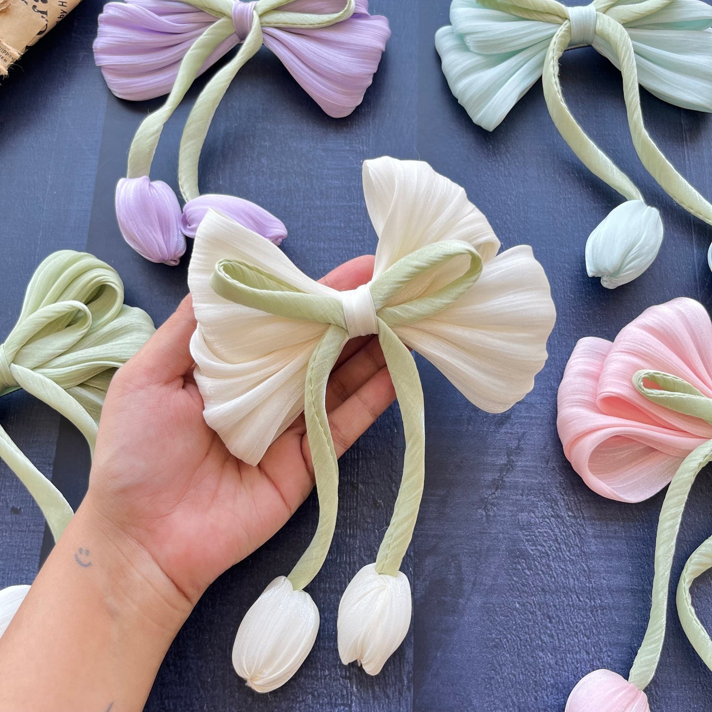 Tulip Knot Bows