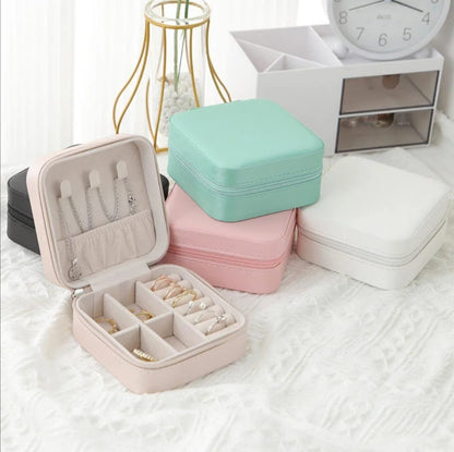 Portable Jewellery Organizer/Mini Jewellery Box/Travel Friendly Jewellery Box